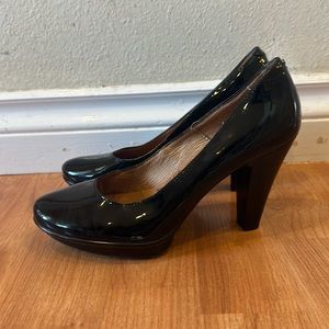 Sofft black patent heels